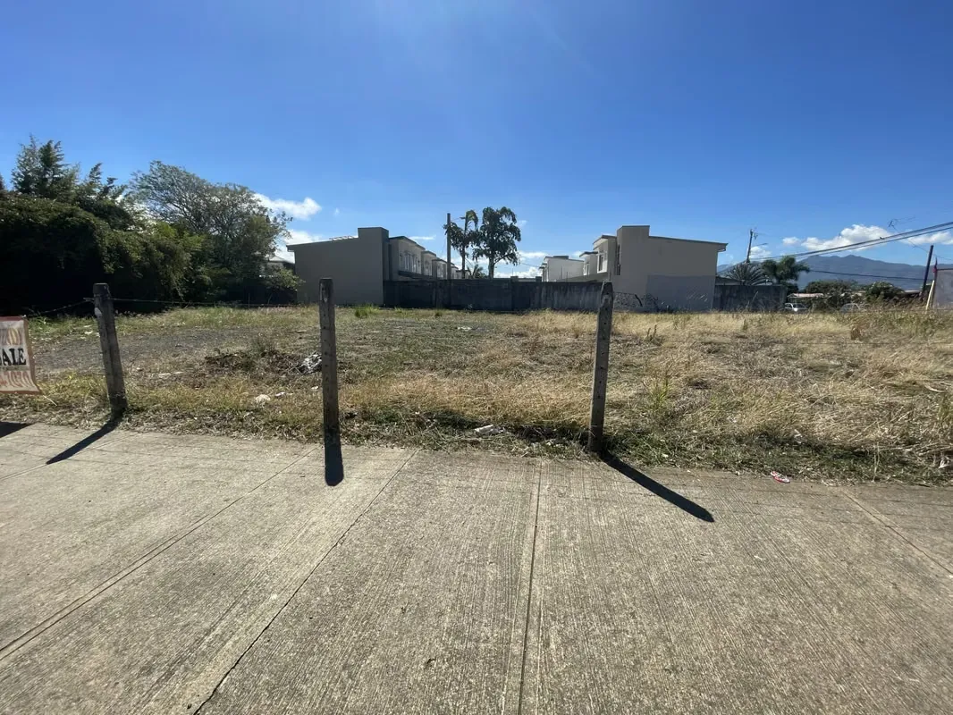 *Venta de lote con uso de suelo mixto en San Pablo de Heredia