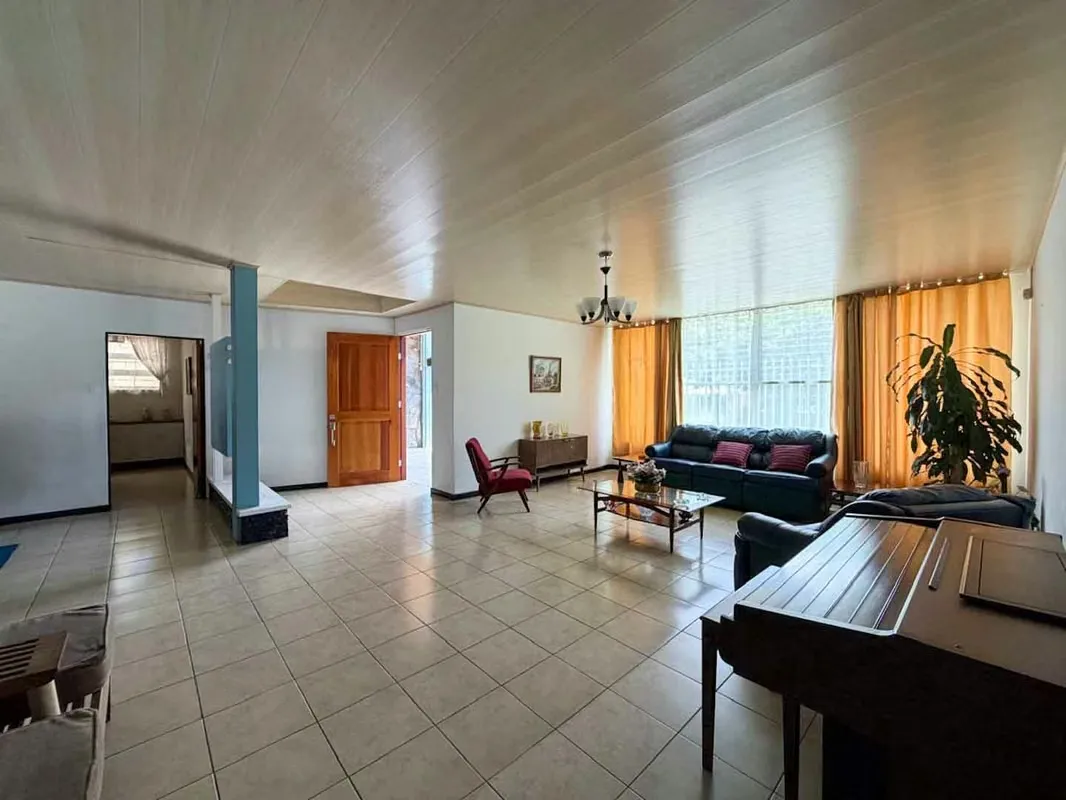 Single-Story Home for Sale in Sabana Norte with Mixed-Use Zoning and Development Potential