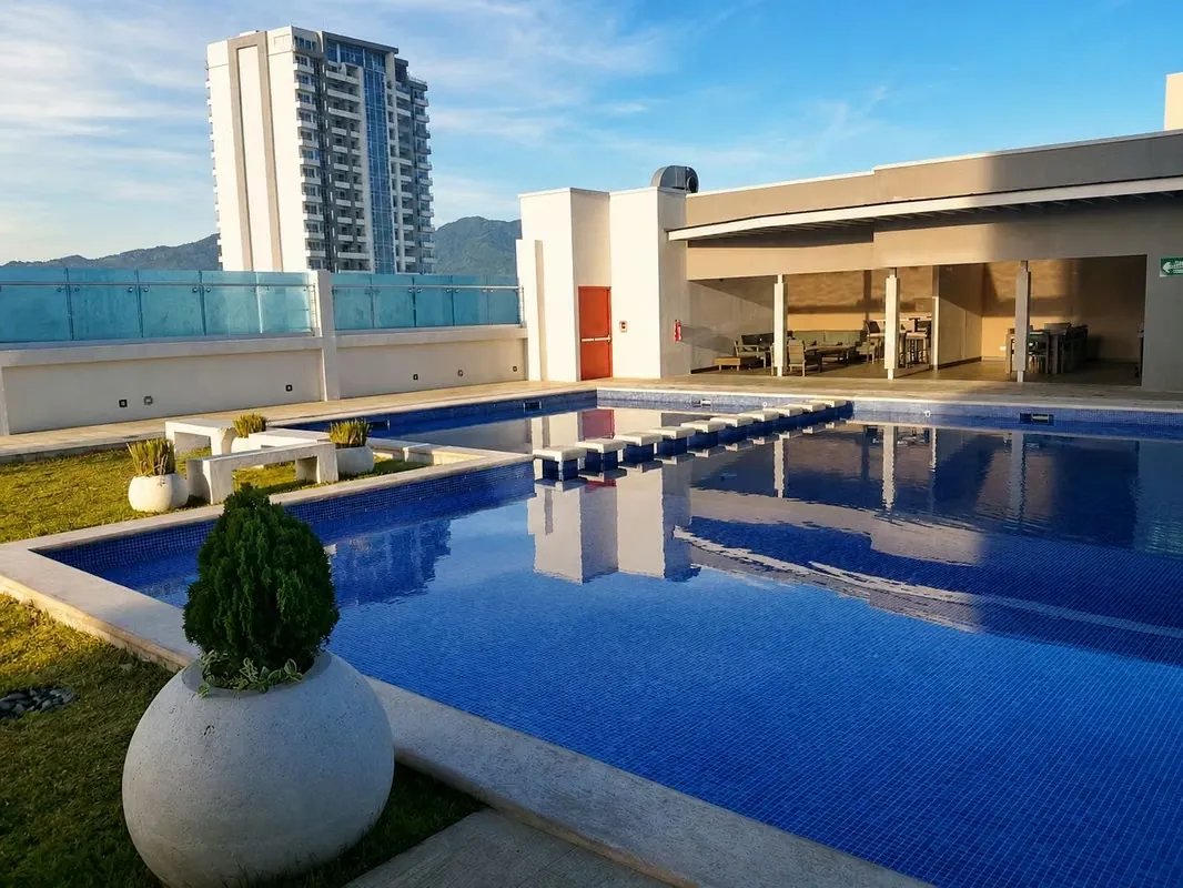 Venta apartamento en Torres Los Yoses | 2 habitaciones | 2 parqueos | Piso 12 | $225.000