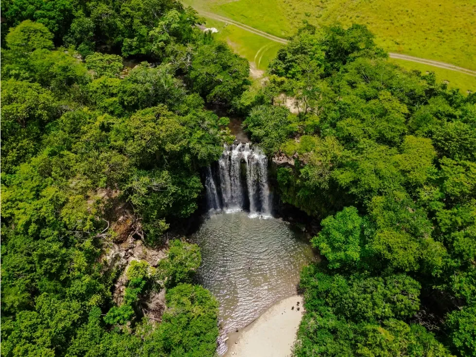 QUINTA Y LOTES EN VENTA EN PROY. CASCADA LLANOS DEL CORTEZ BAGACES GTE