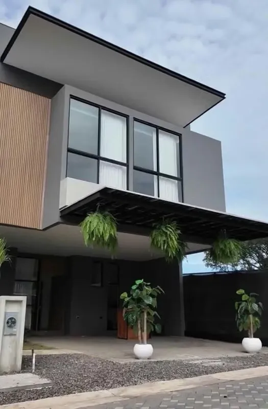 PRECIOSA CASA NUEVA EN VENTA – LISTA PARA ESTRENAR