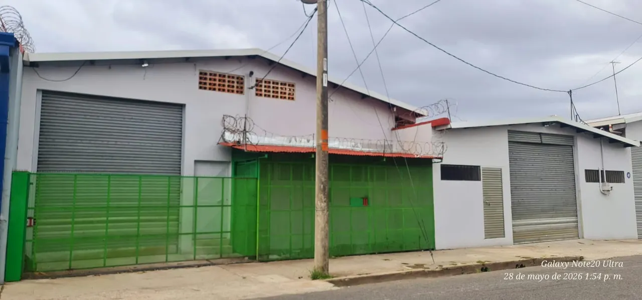 BODEGAS EN ALQUILAR JUNTAS O SEPARADAS! Barrio cuba, mega punto de negocio