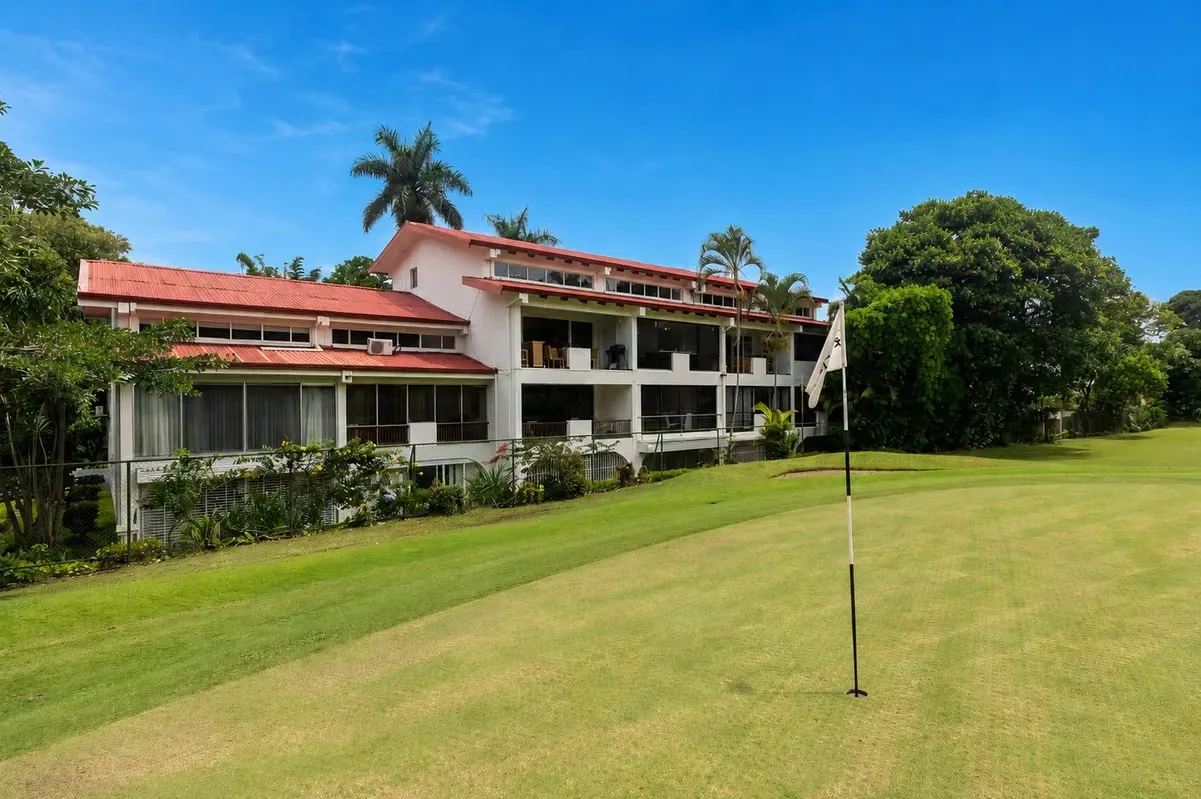 Venta de apartamento en Heredia Ciudad Cariari – Vista la Cancha de Golf