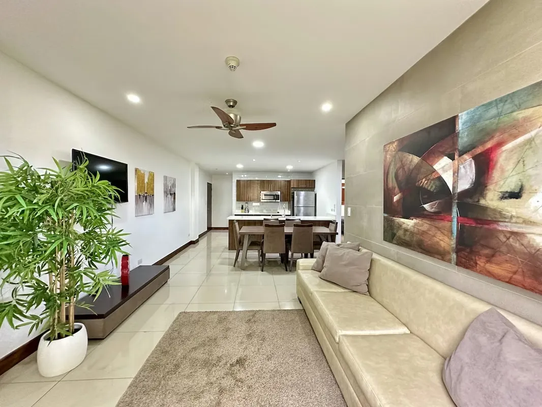 Apartamento completamente amueblado en primer piso, ideal para quienes buscan comodidad, ubicación y un espacio listo ...