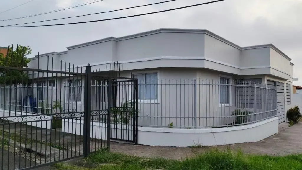 LA GUACIMA RINCON CHIQUITO HOUSE FOR RENT ELECTRICAL CAR CHARGER