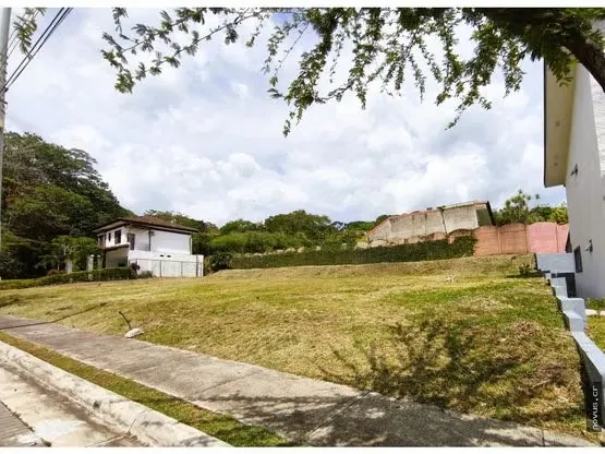 Lote en condominio. La Guácima