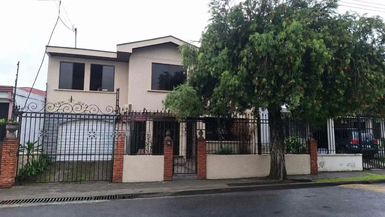 Spacious Home for Sale in a Residential Community – Special Financing Available!
