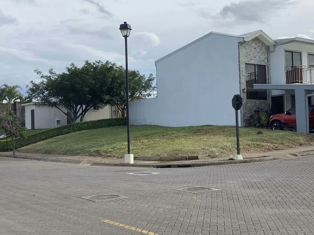 Skiner in Condominium Hacienda El Coyol, Alajuela