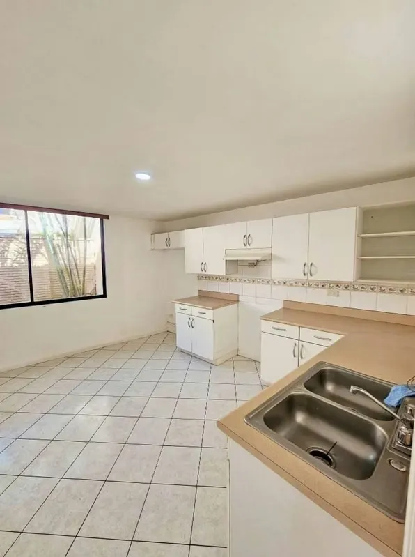 Hermosa casa de dos plantas, ubicada en una de las zonas más cotizadas de Escazú. Ideal para quienes buscan ...
