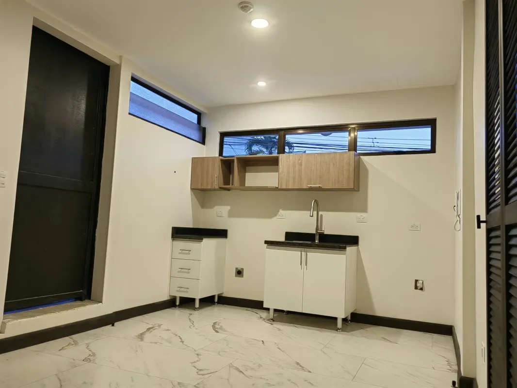Studio apartment rental without garage, with internet, no services