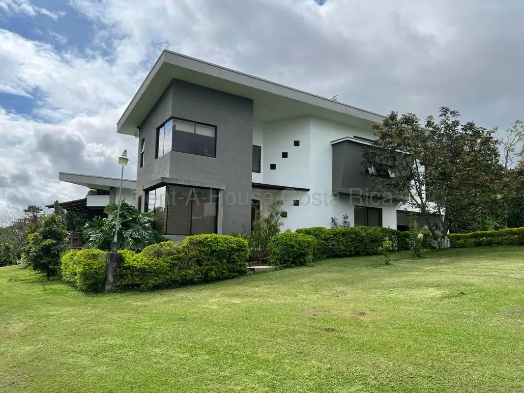Venta casa rodeada de naturaleza con amplio terreno #26-1533 GS