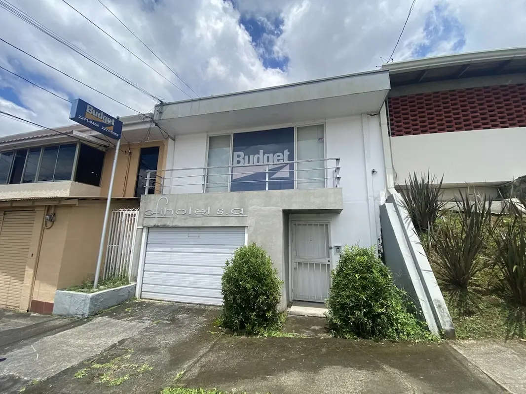 Se alquila local comercial /oficina en Curridabat (AD)