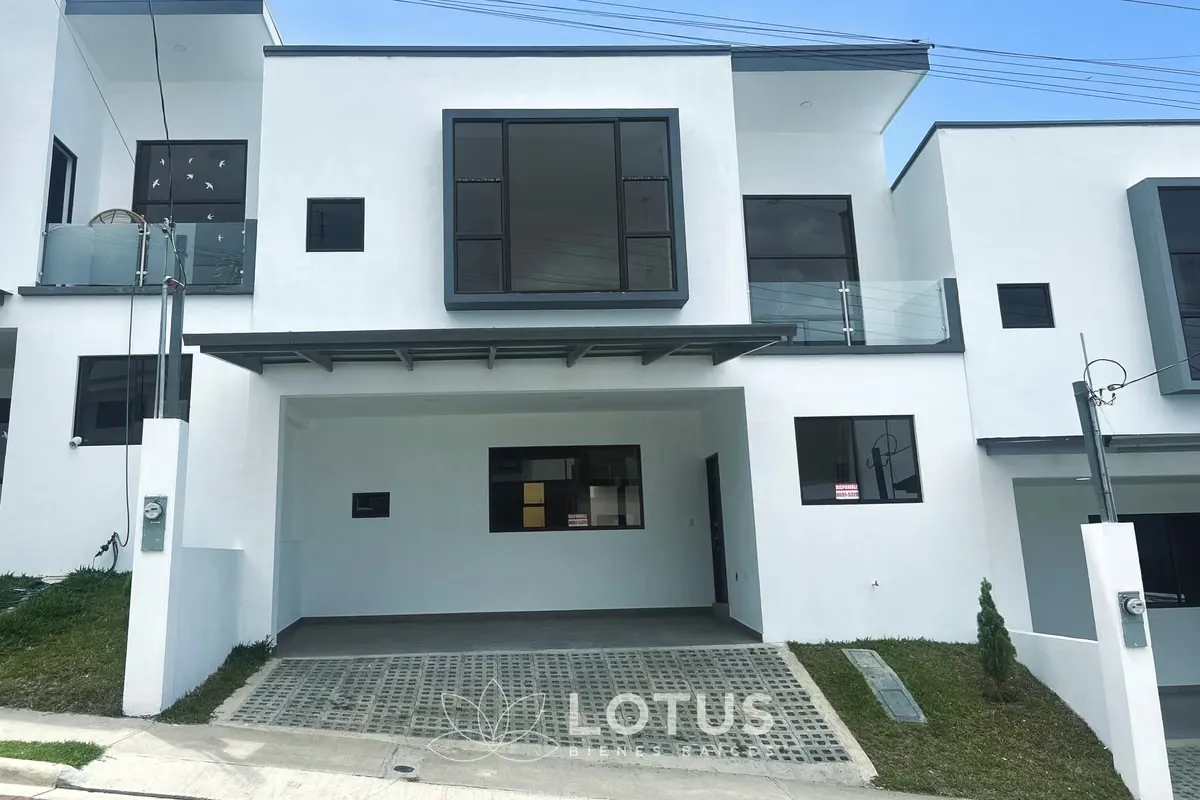 • Casa de 2 niveles moderna para estrenar en Condominio Acqua, en Tres Ríos.
