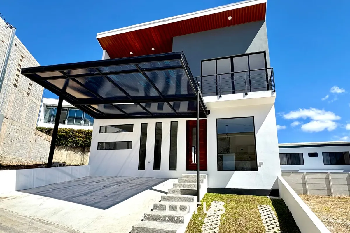 Casa de 2 niveles para estrenar con acabados modernos en Condominio Distrito San Juan.