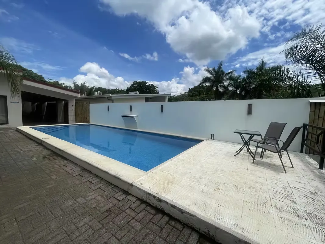 Casa con piscina completamente amueblada !
