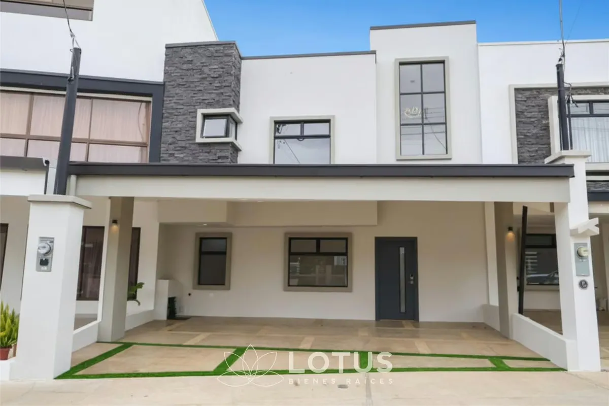 • Casa para estrenar moderna de 2 niveles en Condominio Distrito San Juan