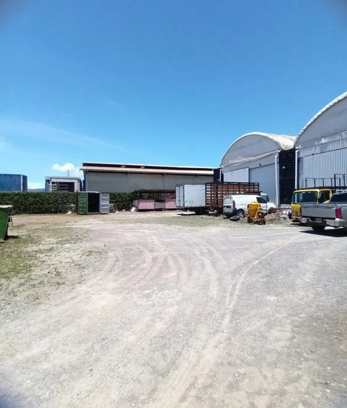 ALQUILER PROPIEDAD CON 2 BODEGAS EN LA LIMA DE CARTAGO