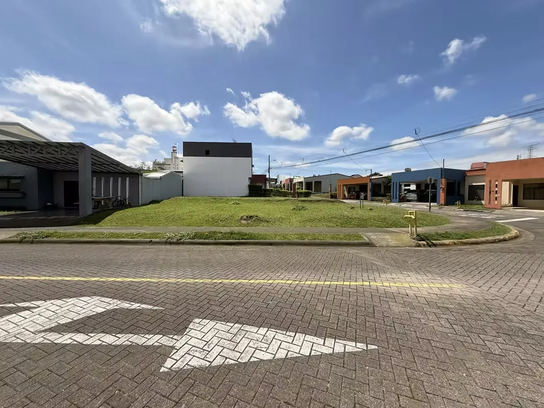 Venta de Lote en Condominio Concepción de la Unión -245 m²-