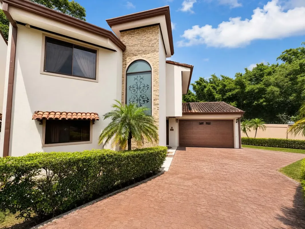 Casa en alquiler en Condominio Cariari