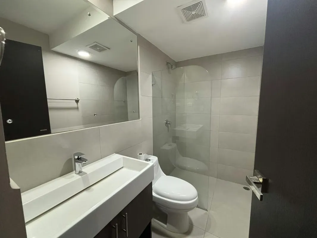 Apartamento amueblado en alquiler - Condominio Altamira, San Pablo de Heredia