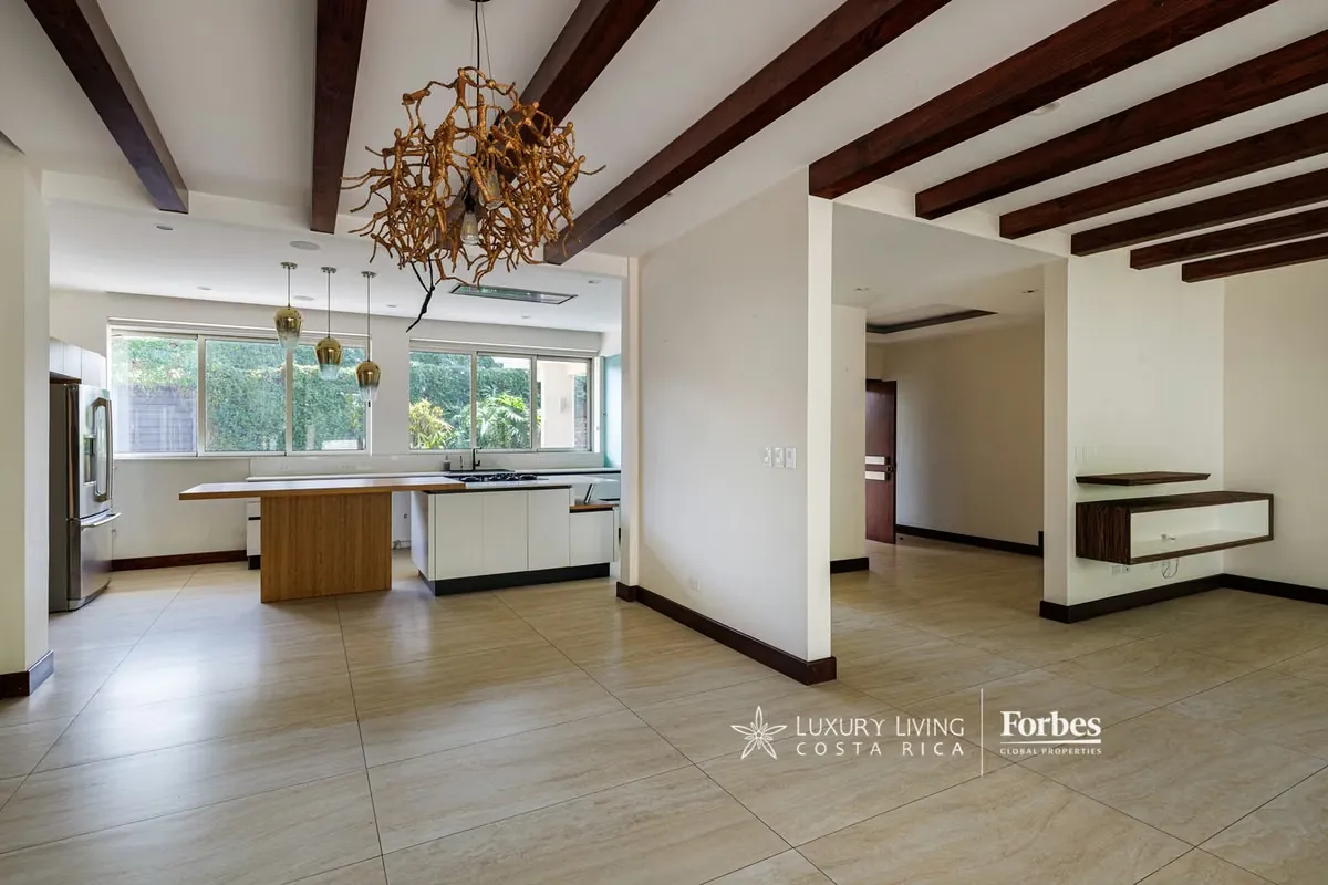 Are you looking for a modern, independent, spacious, and secure home in one of the most exclusive areas of San Rafael de Escazú? Then don't miss the opportunity to rent ...