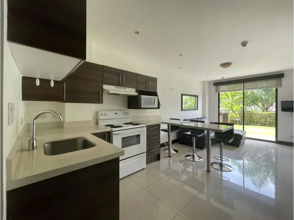 Apartamento en Montesol con jardín