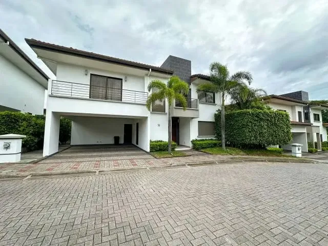Casa en venta o alquiler en Alto de Las Palomas