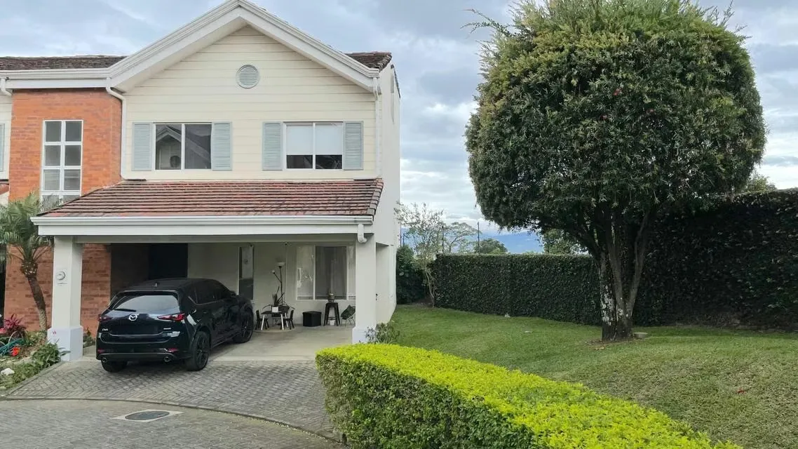 ESCAZU-SAN ANTONIO. BELLA CASA EN VENTA. MP26-370 TU NUEVO HOGAR TE ESPERA!