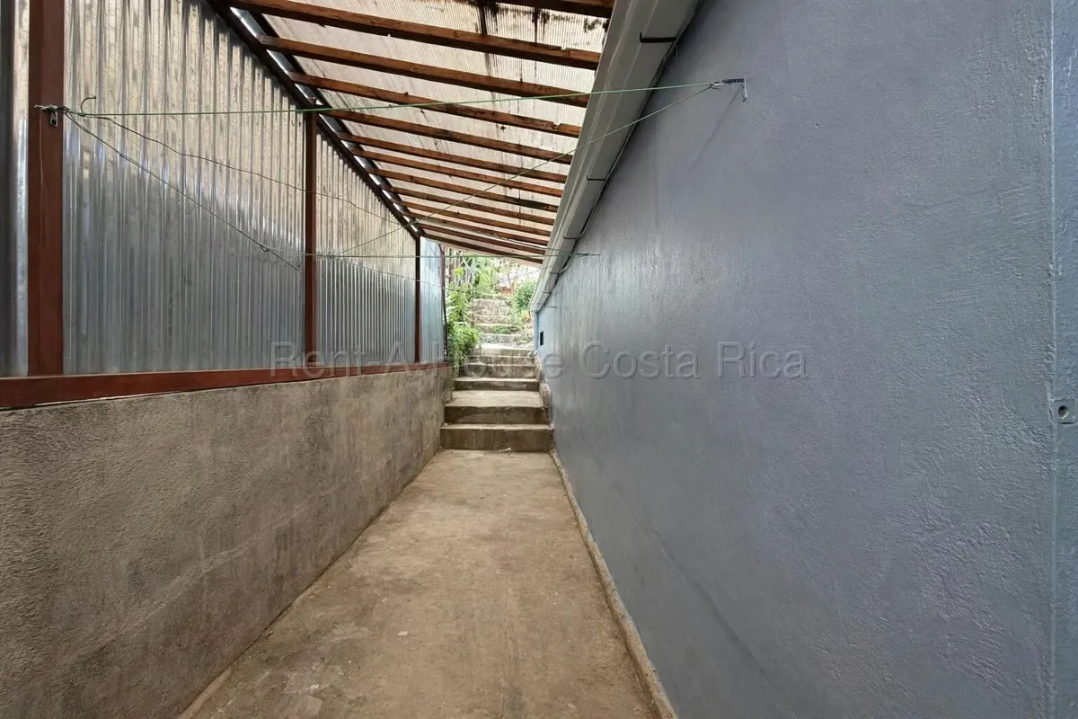 Venta casa de 3 habitaciones con patio y entorno tranquilo #26-1803 GS