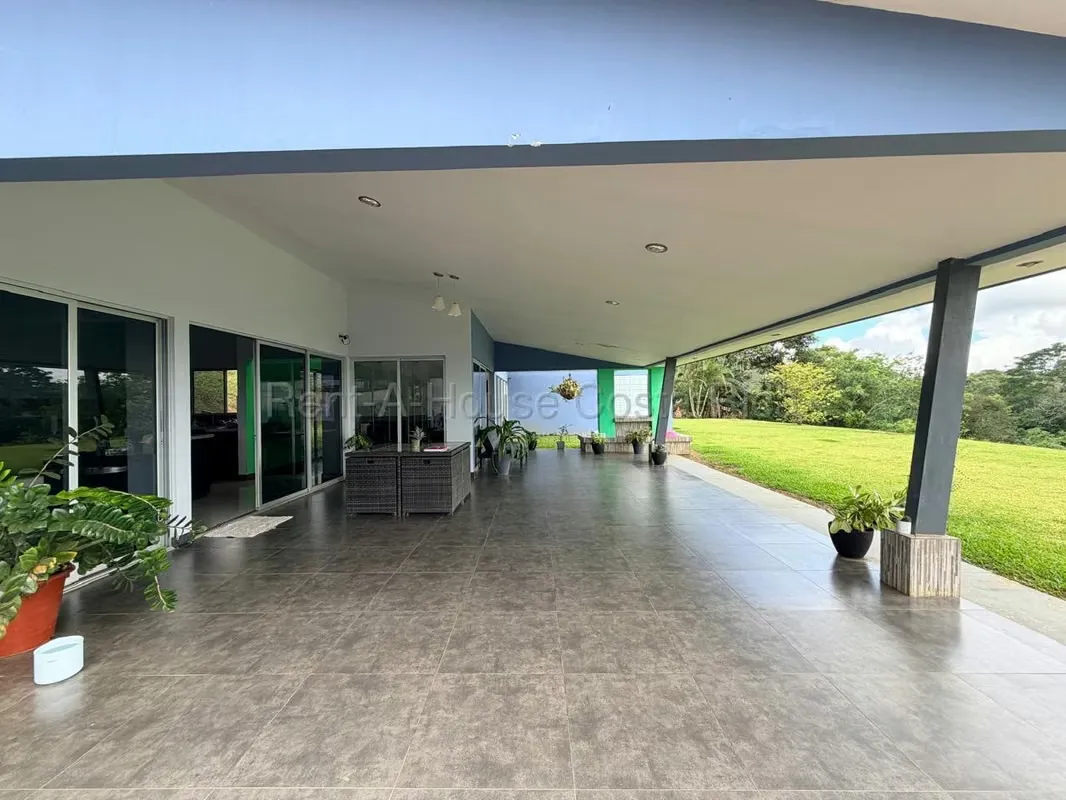 Venta casa amplia de 1 nivel con jardines y vistas #26-1877 GS