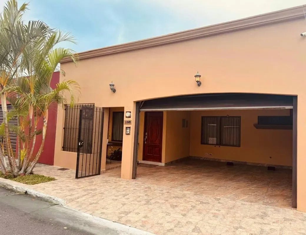 Se vende amplia y hermosa casa!!!