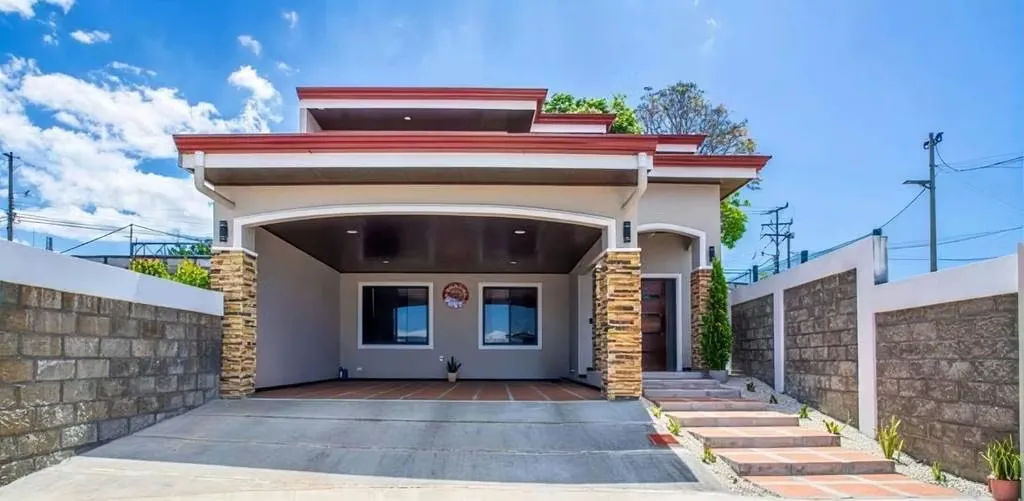 Casa de 3 Habitaciones en Condominio Altabrisa | Grecia, Alajuela