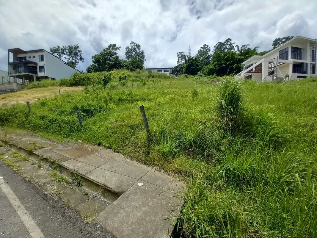 231 / Venta / lote San Antonio de Escazú / Plano / 281 mts2
