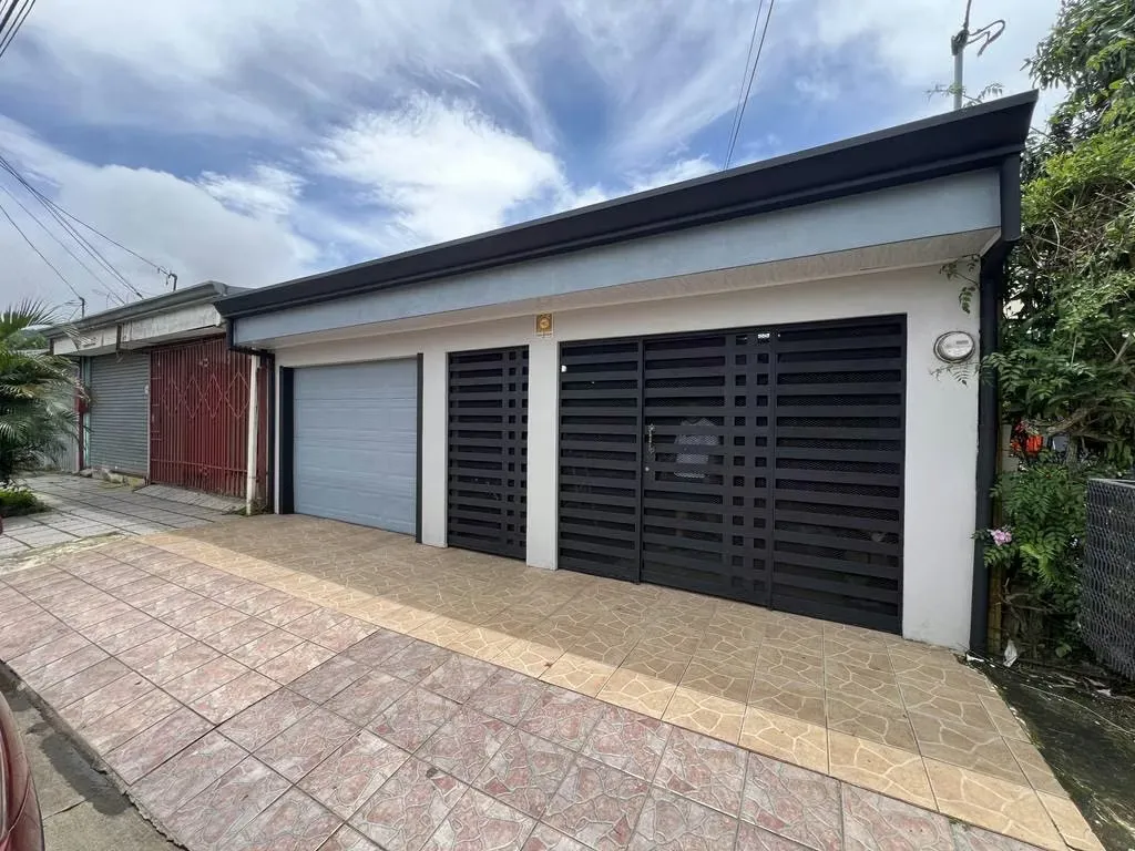 Casa Remodelada en Venta en Palmares | 2 Habitaciones, Tecnología Inteligente y Acabados en Madera
