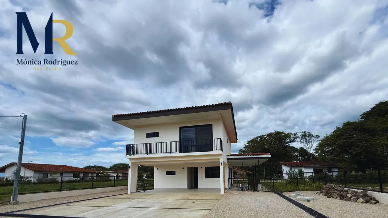 Casa Nueva en Condominio en Alquiler