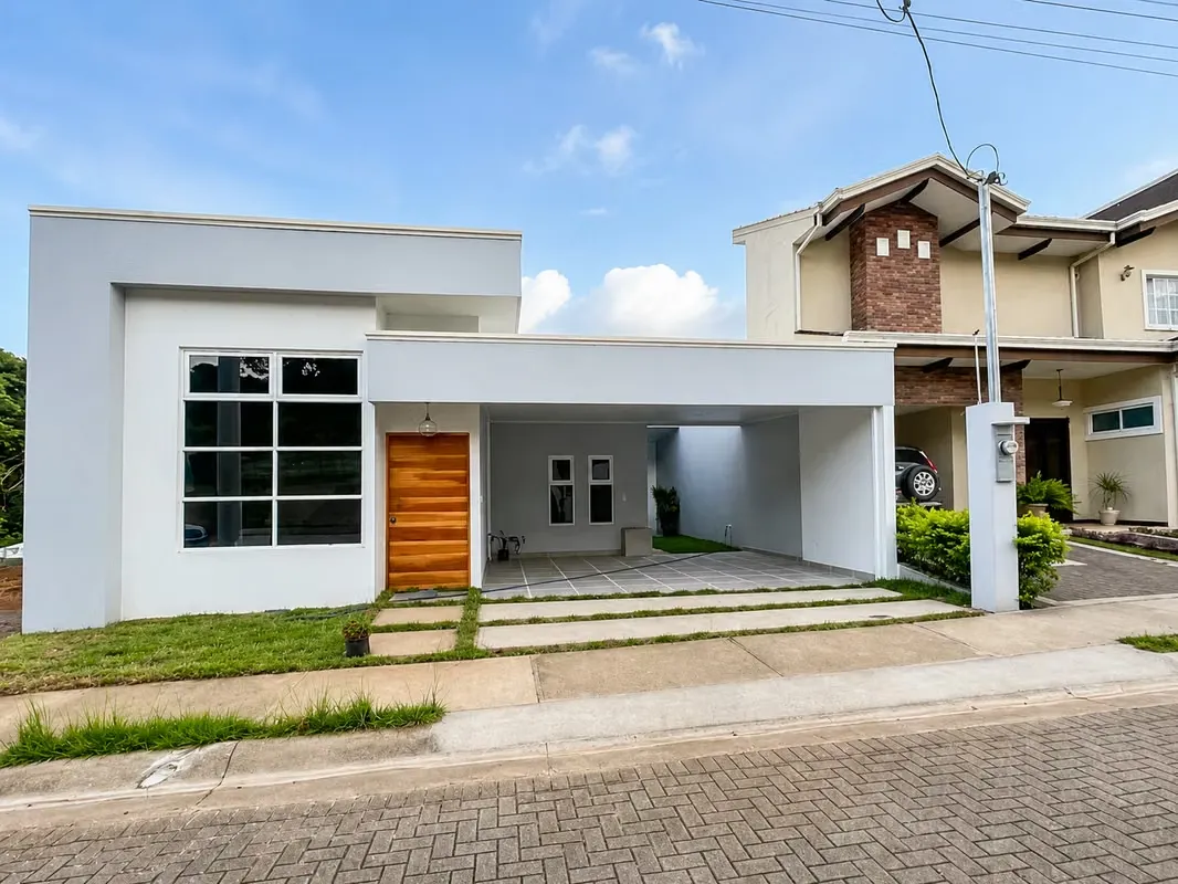 Casa de Lujo en Venta en Condominio Montezuma, Grecia | 4 Habitaciones y Acabados Premium