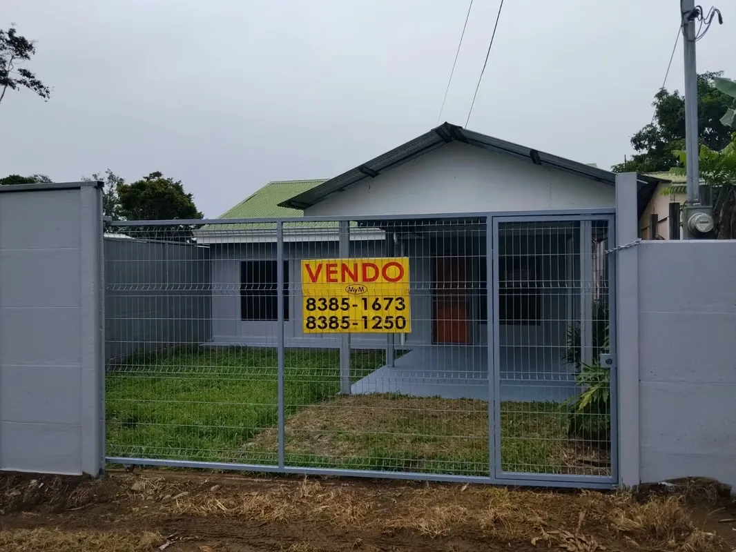 Casa en aguas zarcas de tres habitaciones