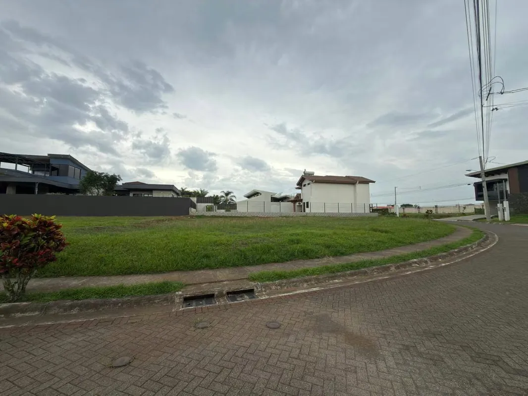 Lote en Venta en Condominio Dulúa, Grecia | 170 m² por 23 Millones
