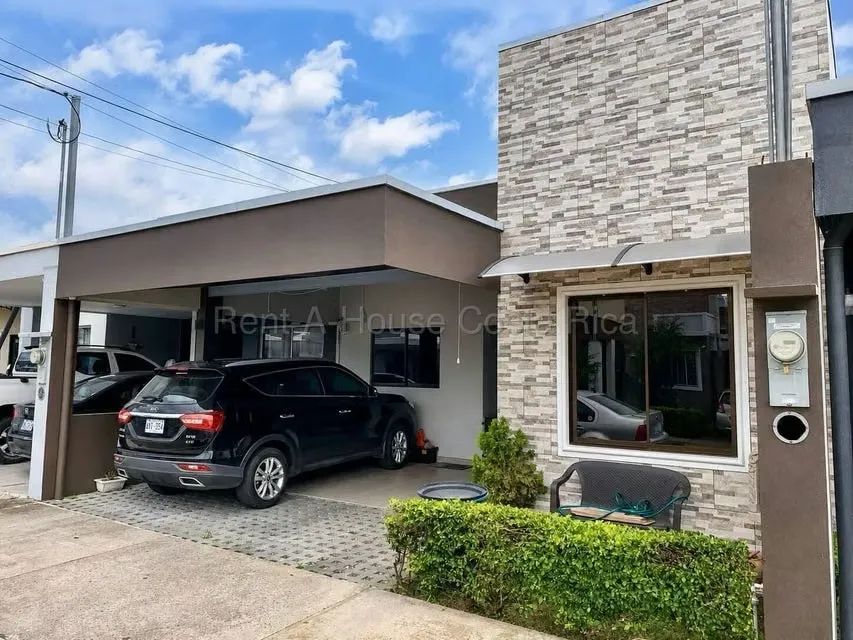Venta de Casa en El Guarco de Cartago. 26-2214