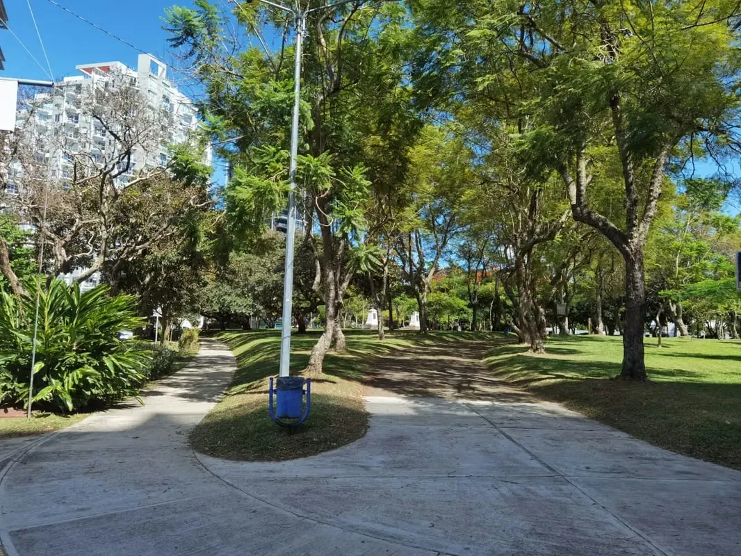 Vistas de Nunciatura, hermoso-lujoso-amplio 63m2, L. Blanca, 1 hab, 1.5 baños, vista parque.