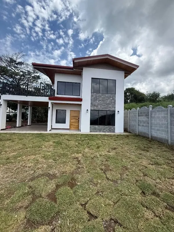 NEW HOUSE FOR RENT SARCHÍ