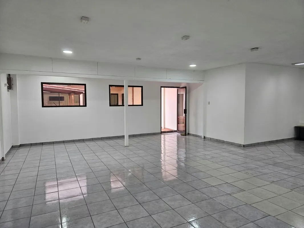 Venta casa en BARRIO DENT- Casa Comercial con Uso de Suelo Mixto