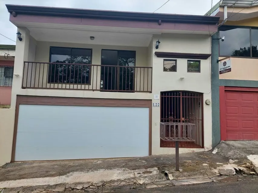 Venta de Casa en  Santa Bárbara de Heredia. 25-1675 MJM