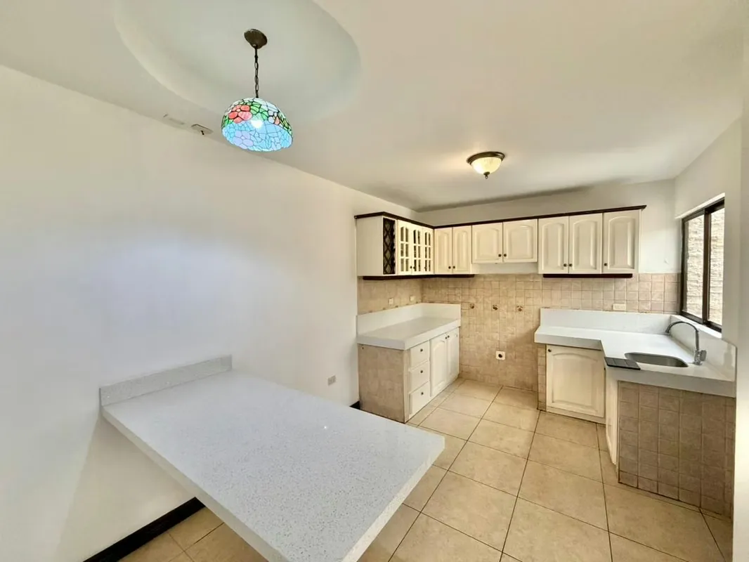 Property for sale with 2 apartments in Trejos Montealegre, Escazú